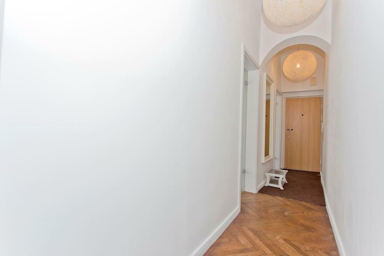 Luxury And Comfortable- Golden Apartments- Royal Street Varsó Kültér fotó