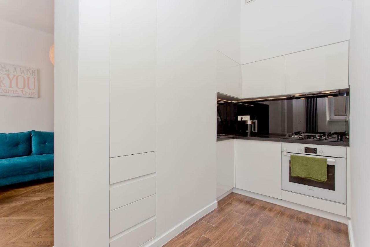 Luxury And Comfortable- Golden Apartments- Royal Street Varsó Kültér fotó